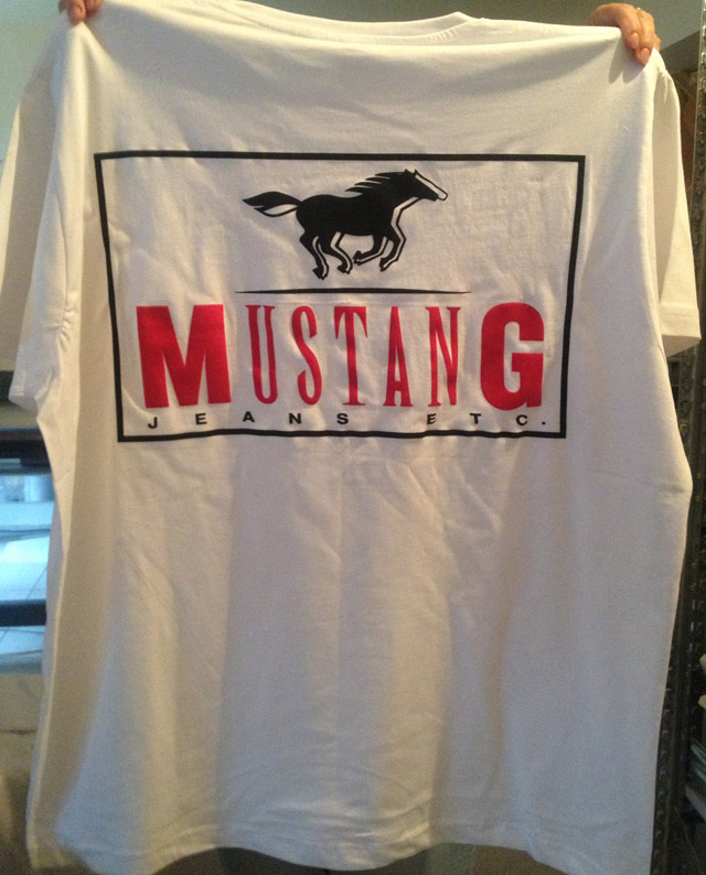 mustang jeans dekorált pólók